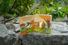 Load image into Gallery viewer, Baby Giraffe: Finger Puppet Book
